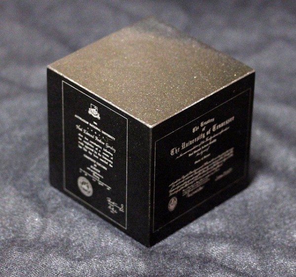granite-diploma-cube